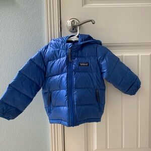 Blue Patagonia puffer. Size 12-18 months in GUC. Smoke and pet free home.